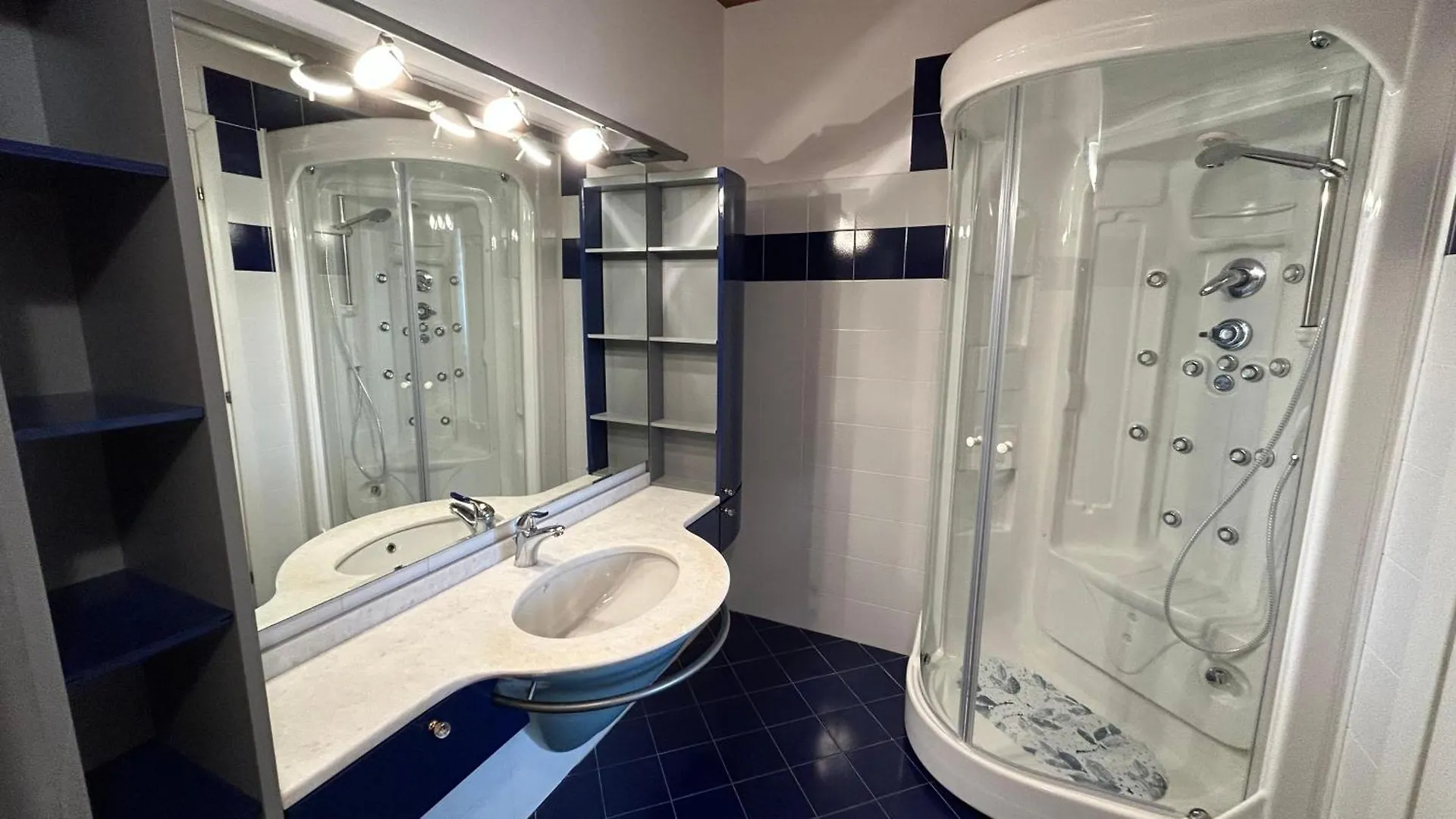 Balconi San Giorgio Bed and Breakfast Varenna Bed & Breakfast